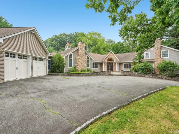 55 Strawtown Road, New City, NY 10956