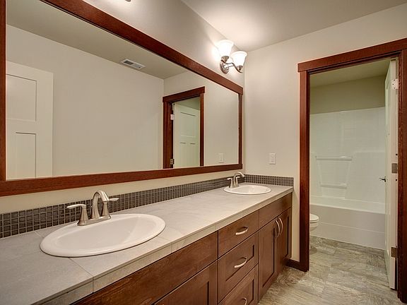 5th image of 7615 NE 143rd Ct