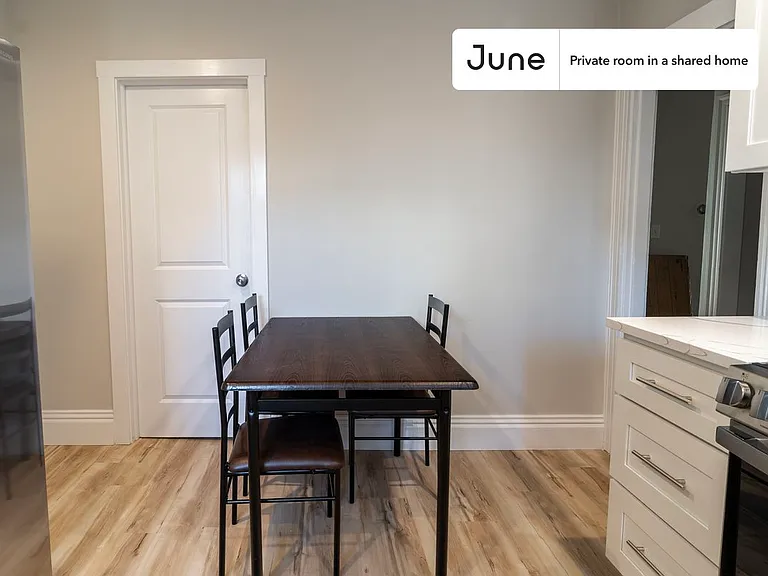 41 Brook St #D — Photo 8