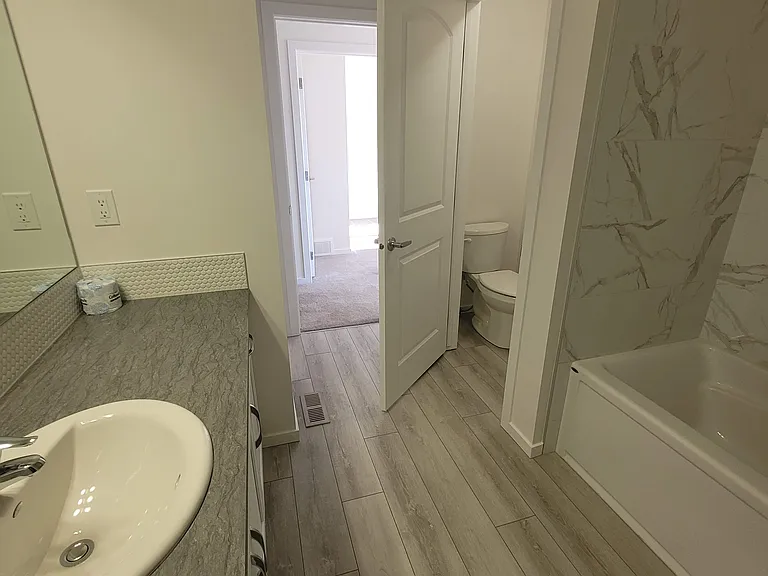40 Carringham Gate NW #M — Photo 16