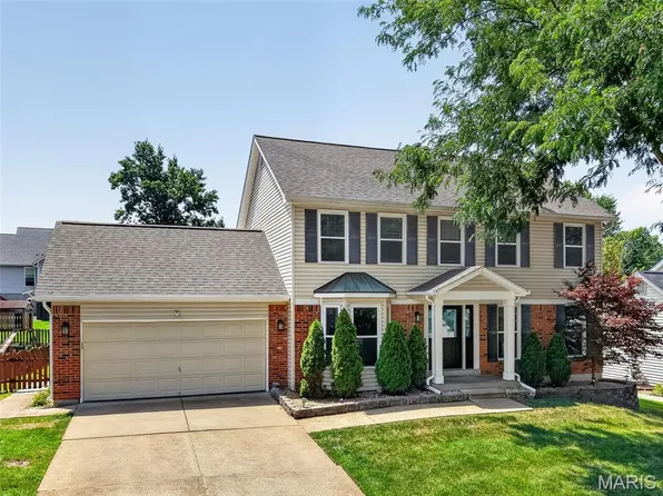 1525 Atlantic Crossing Dr, Fenton, MO 63026