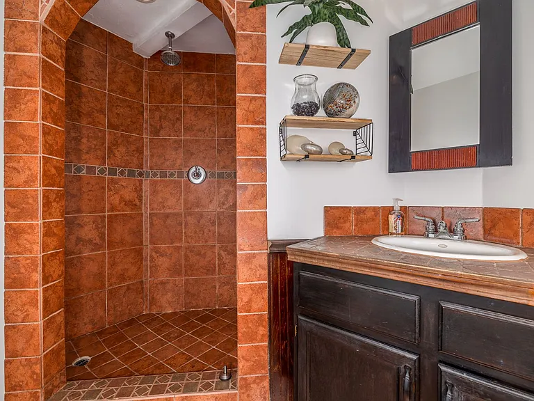 9501 Clybourn Ave — Photo 18