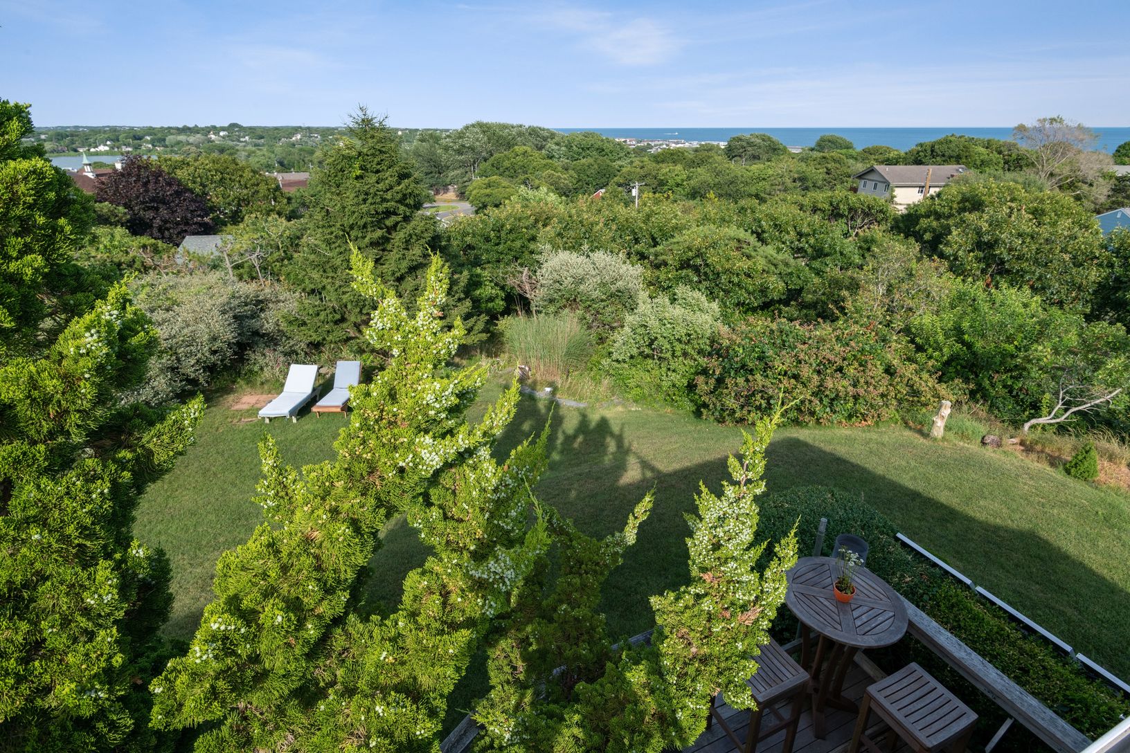  Pond and ocean views