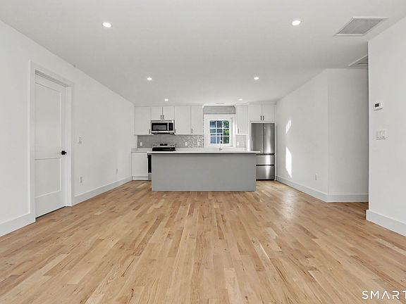 4th image of 8 Benson Rd #2