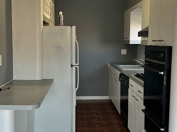 4th image of 51-04 Hillyer St #3