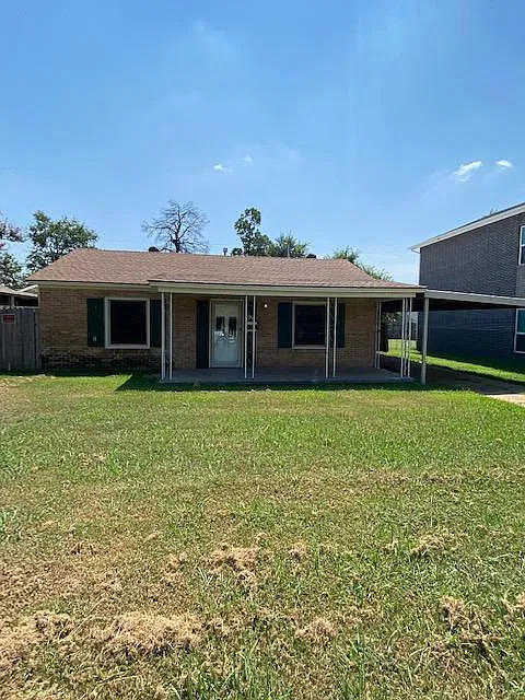 304 E Harmon Dr