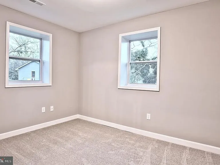 211 Sillery Bay Rd — Photo 19