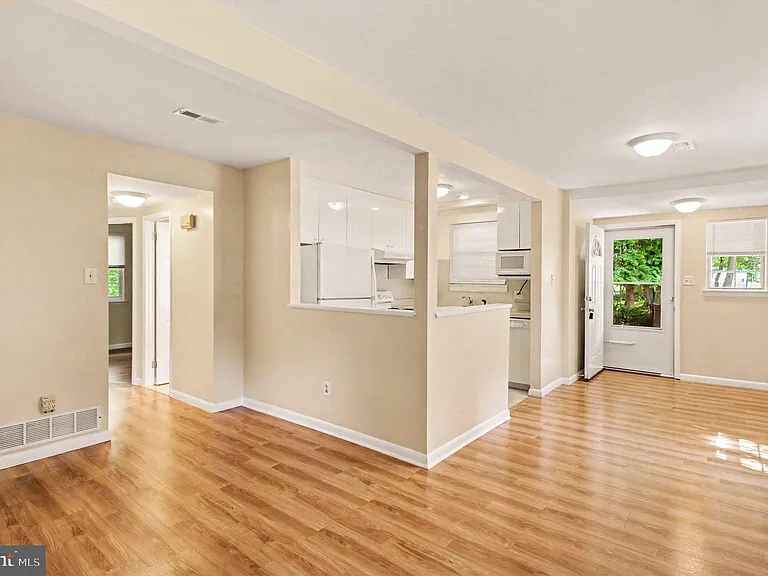831 Jackson St #A — Photo 6