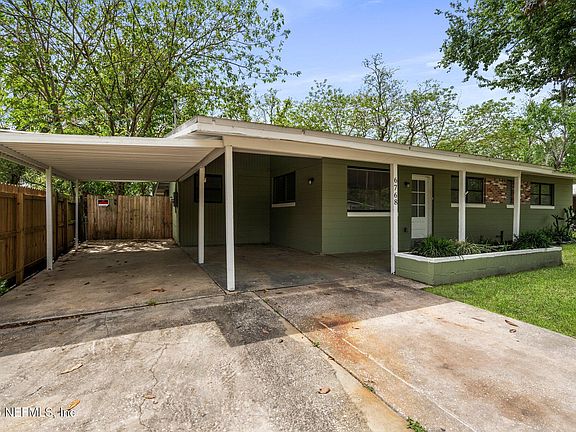 3rd image of 6768 DAUGHTRY Boulevard S
