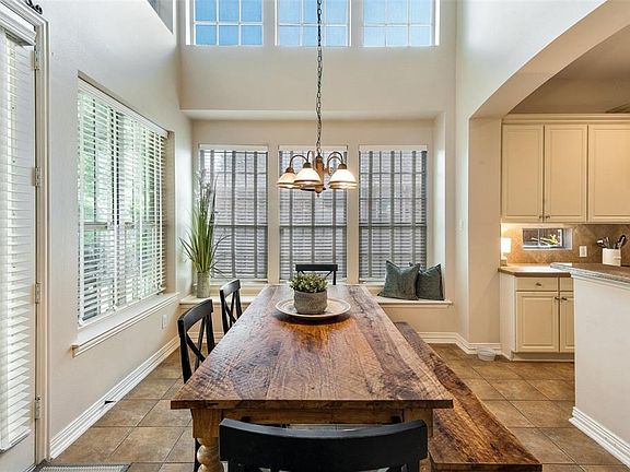 4th image of 2076 Long Branch Dr