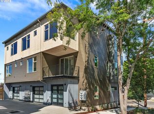 2888 SE Division St #3, Portland, OR 97202