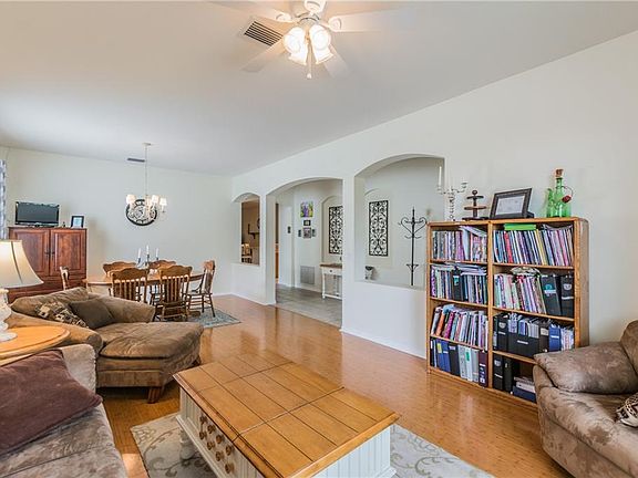 4th image of 6817 Bluff Meadow Ct