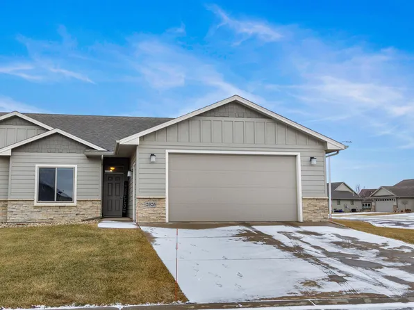 2626 E Meadowside Pl, Sioux Falls, SD 57108