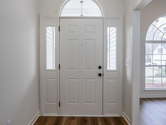 5th image of 504 Ashdown Park Ct