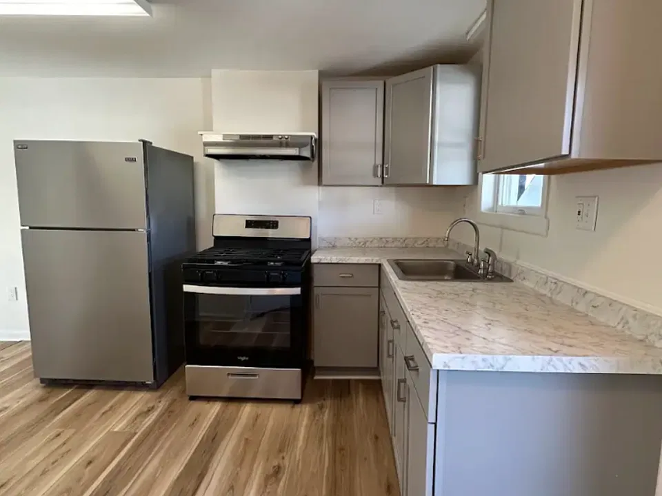 306 Ridge St #2