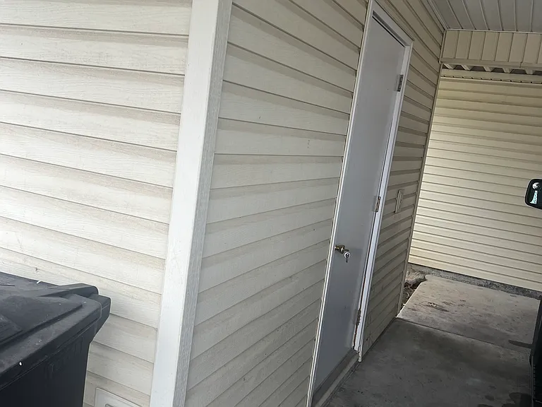 897 E Northfield Blvd — Photo 3