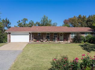 305 N Ross Hampton Rd, Greenwood, AR 72936