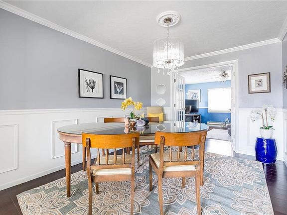 5th image of 8598 Avondale Ct