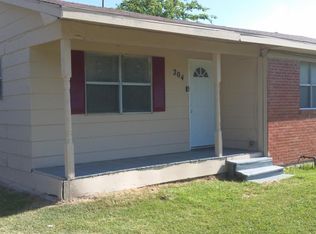 230 E Cooper St, Palmer, TX 75152