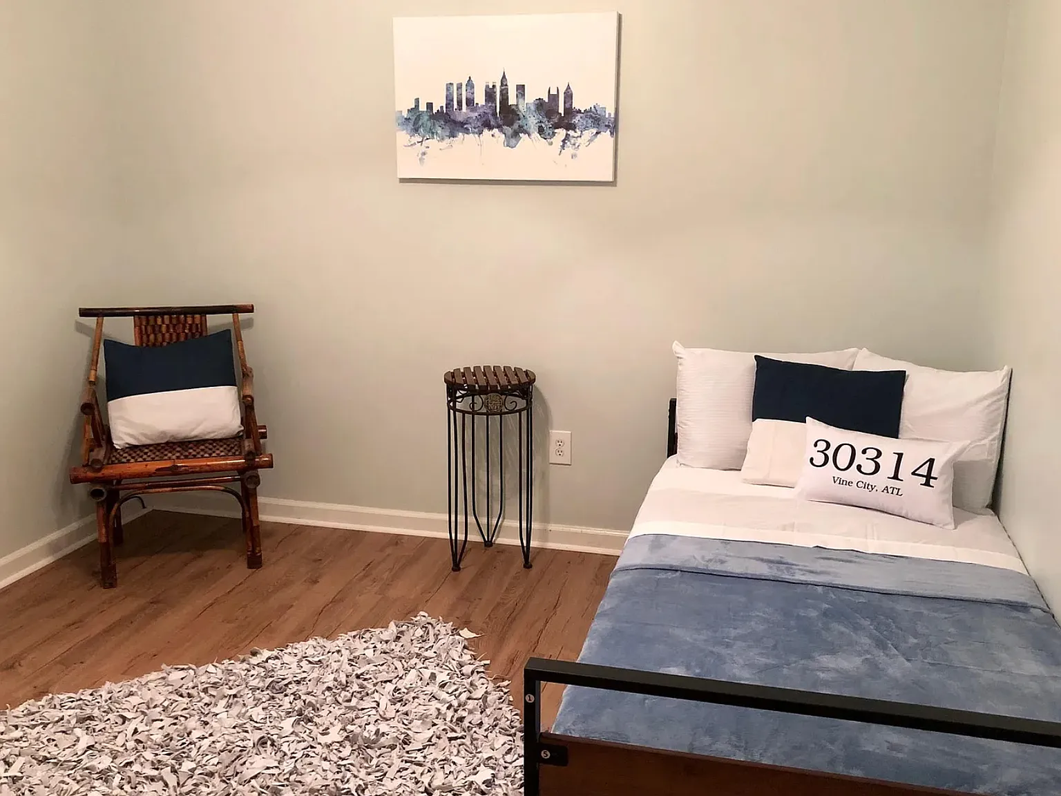 2 bed, 910 sqft, $2,450 — Photo 2