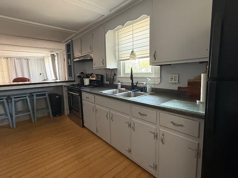 150 Northern Blvd — Photo 14