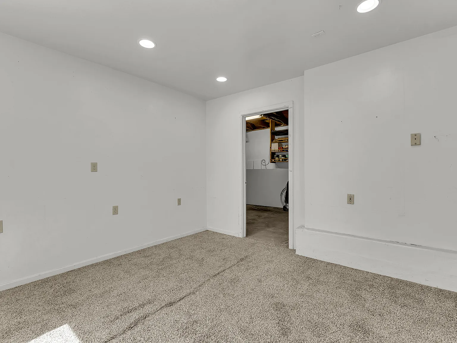 25220 Lodge Rd — Photo 3