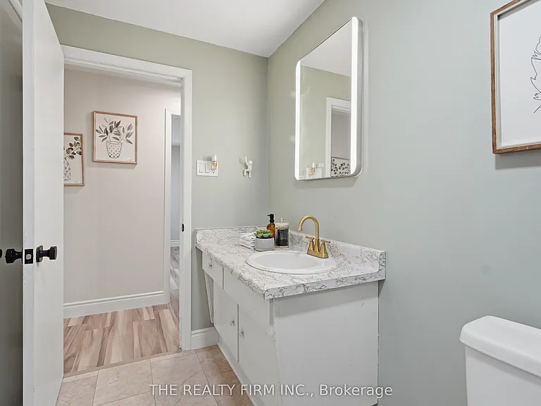 45 Amy Cres — Photo 21