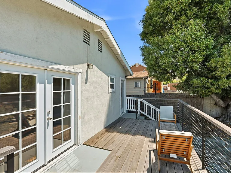 954 Cedar St — Photo 23