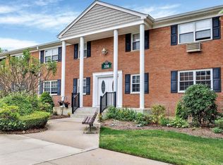 338 Lakeland Ave APT 6B, Sayville, NY 11782