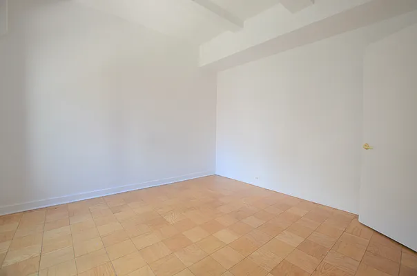 Rented by Manhattan Realty Group | media 9