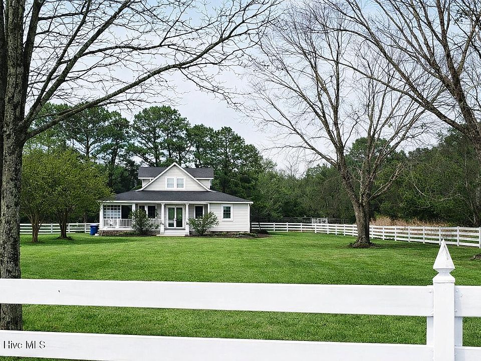 1st image of 102 Emerald Lane