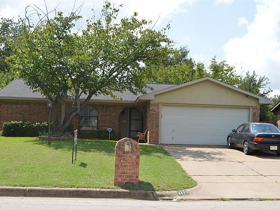 2nd image of 4620 Parkwood Dr