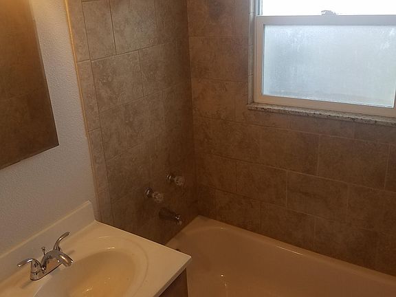 4th image of 5115 Gordon Dr