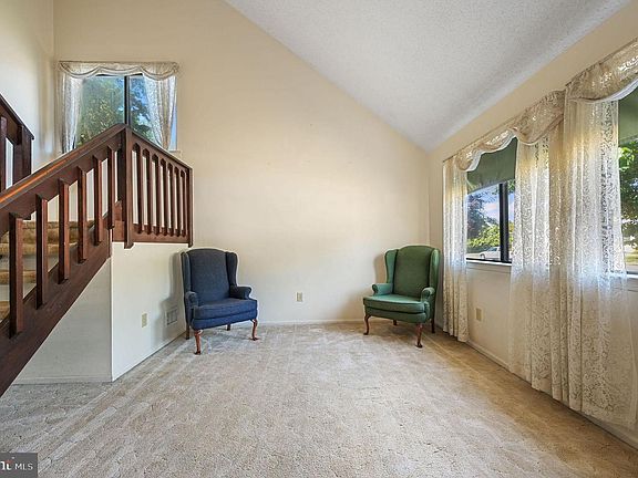 3rd image of 447 Alder Rd