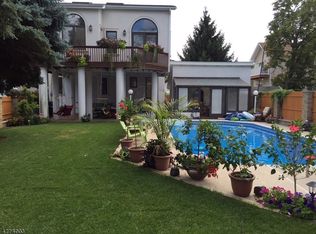 10 1st St, Wallington, NJ 07057