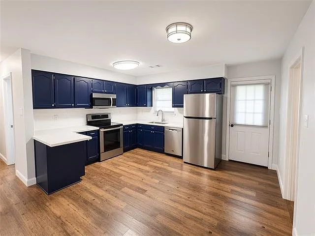 3 bed, 2.0 bath, 1393 sqft, $1,750 — Photo 2
