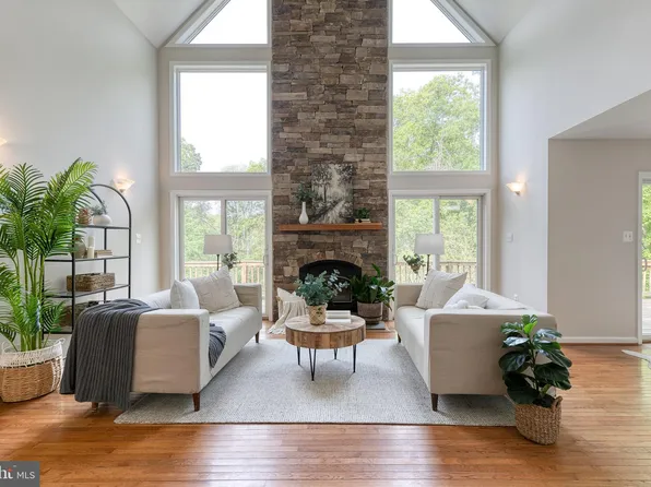 2530 Fathers Care Dr, Westminster, MD 21157