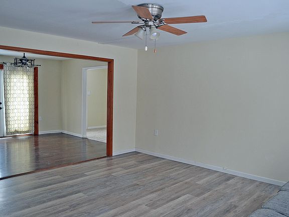 4th image of 740 Imperial Rd