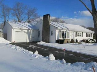 7 Arlington Dr, Lincoln, RI 02865