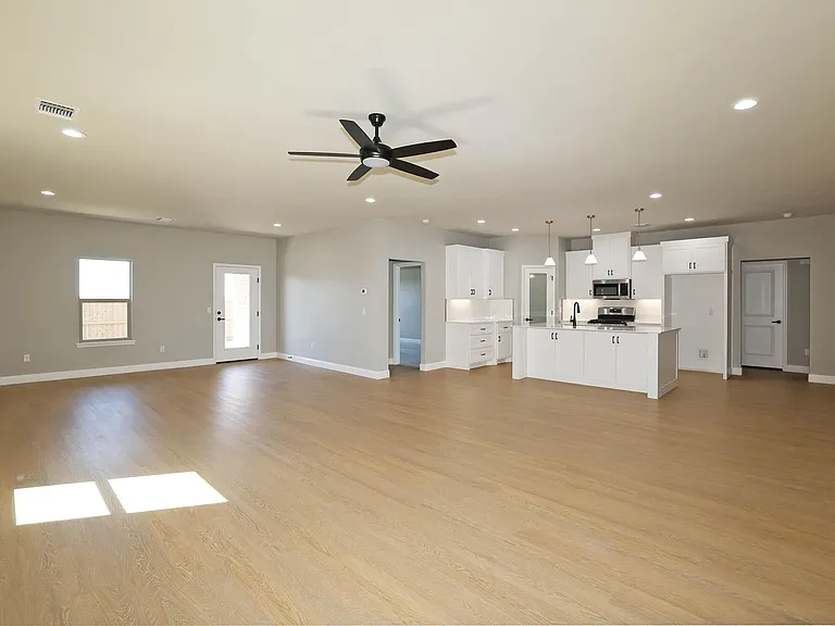 4709 Scotty Dr — Photo 7