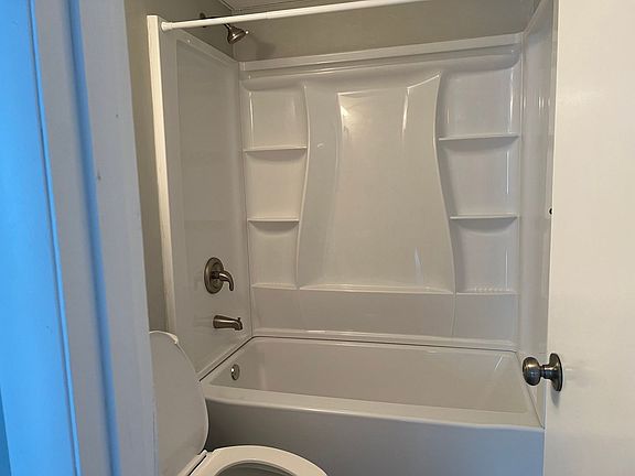 5th image of 50 S Euclid Ave APT 101