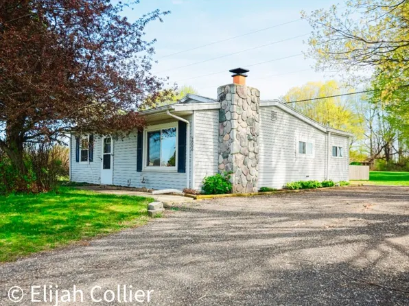 9806 Belding Rd NE, Rockford, MI 49341