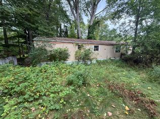 8 Elm Ave, Willsboro, NY 12996