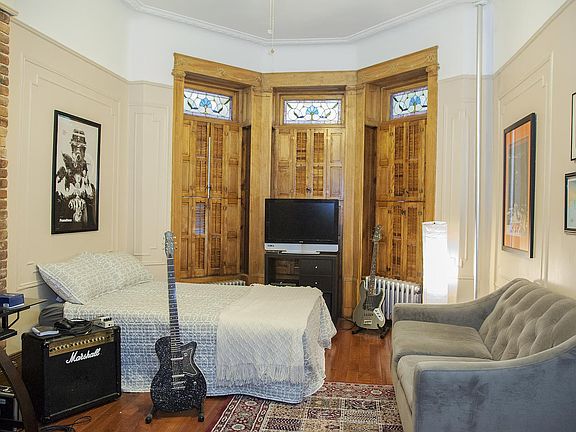5th image of 398 Hancock St #A