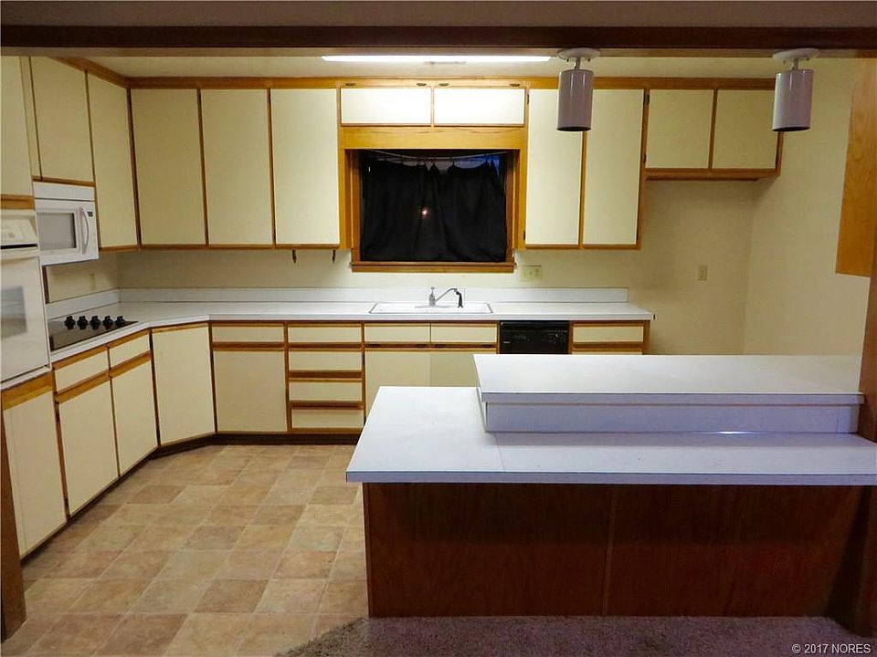 2nd image of 1709 Crescent Dr