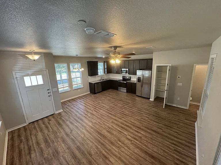 720 Westfield Blvd — Photo 7