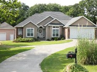 699 Diana Pl, Huntsville, AR 72740