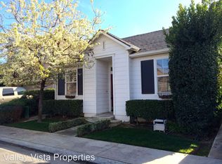 742 W Fontaine Ln, Clovis, CA 93619
