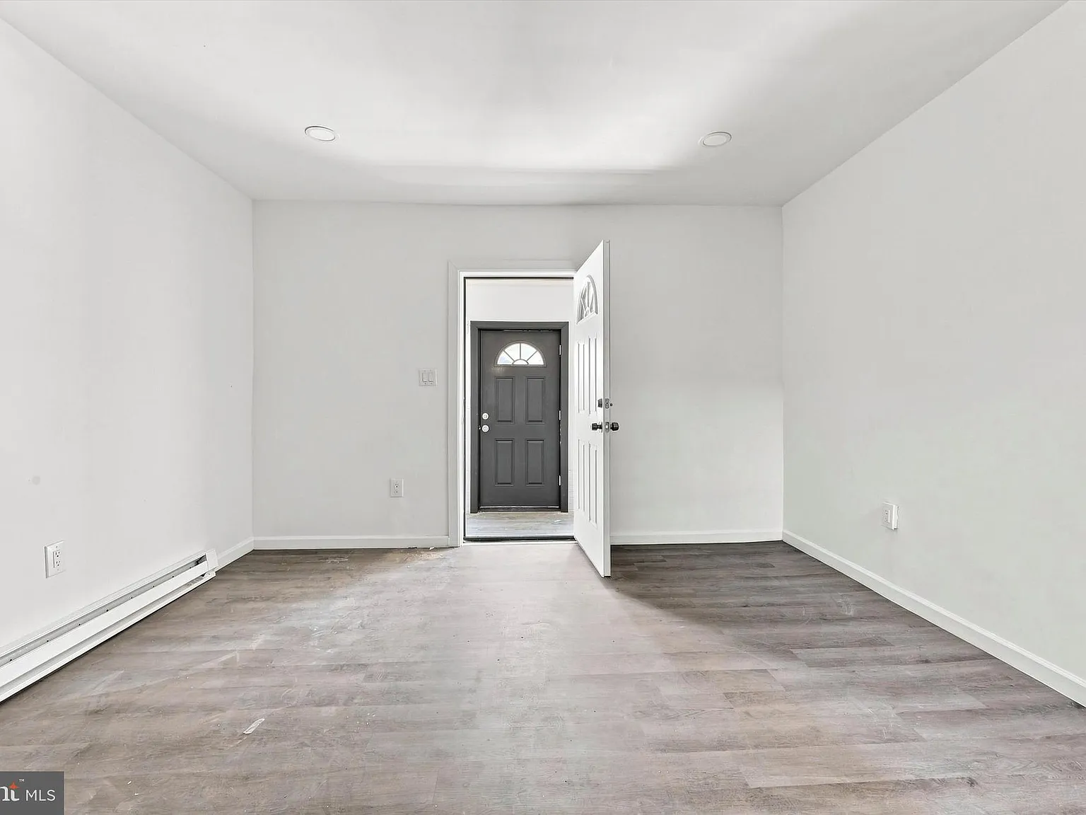 2 bed, 1.5 bath, 1000 sqft, $1,899 — Photo 4