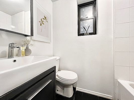 5th image of 334 W 49th St APT 2FE